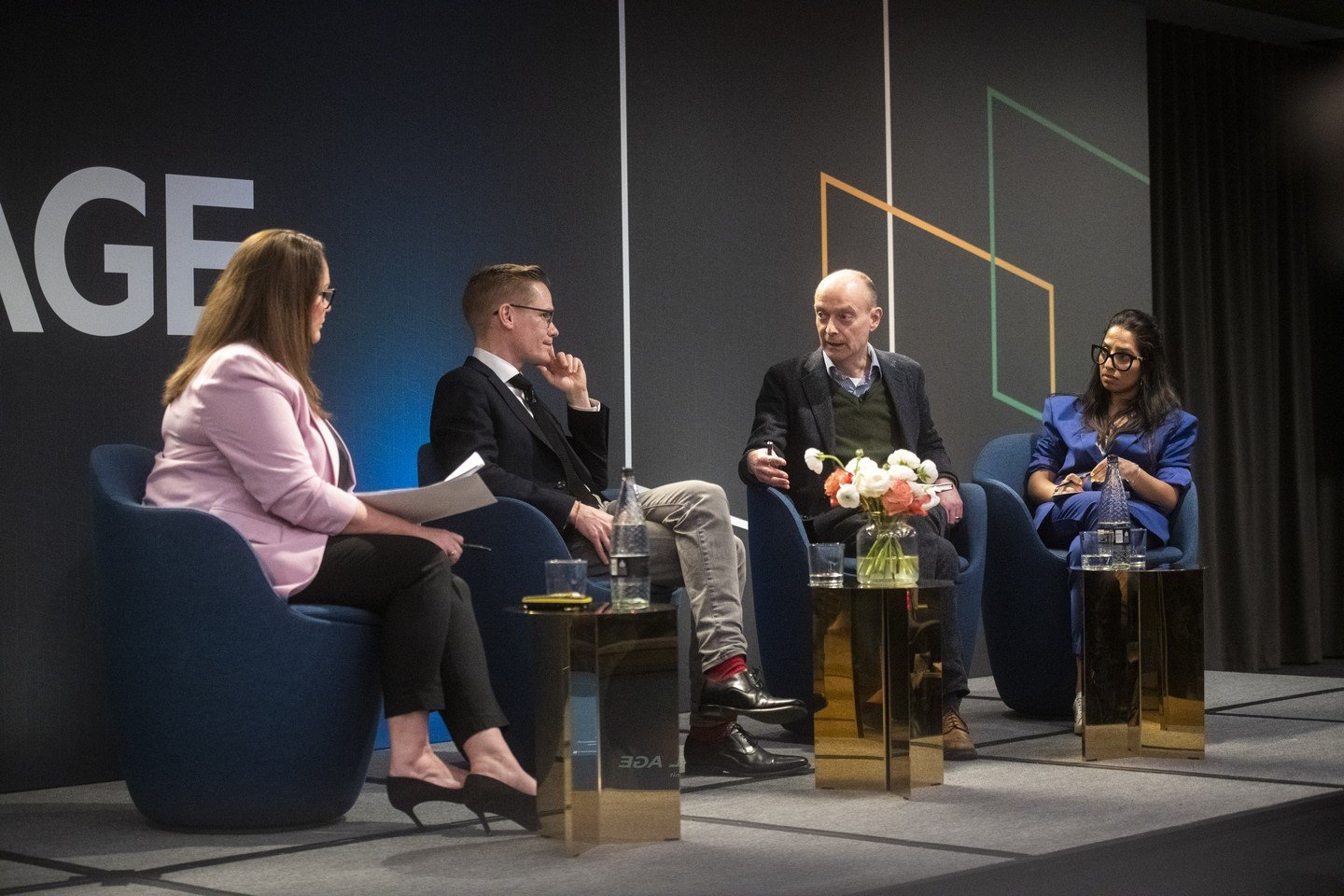 FT Strategies Principal, Lisa MacLeod moderating the panel of expert speakers: Rasmus Kleis Nielsen, Douglas McCabe, Shweta Bhandary